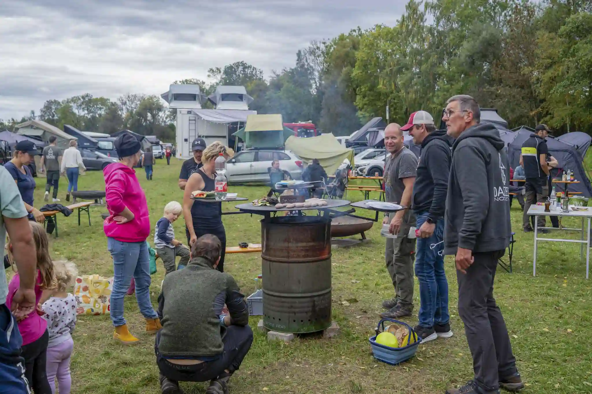 DACHZELT CAMP Bayern 25 Feuertonnen
