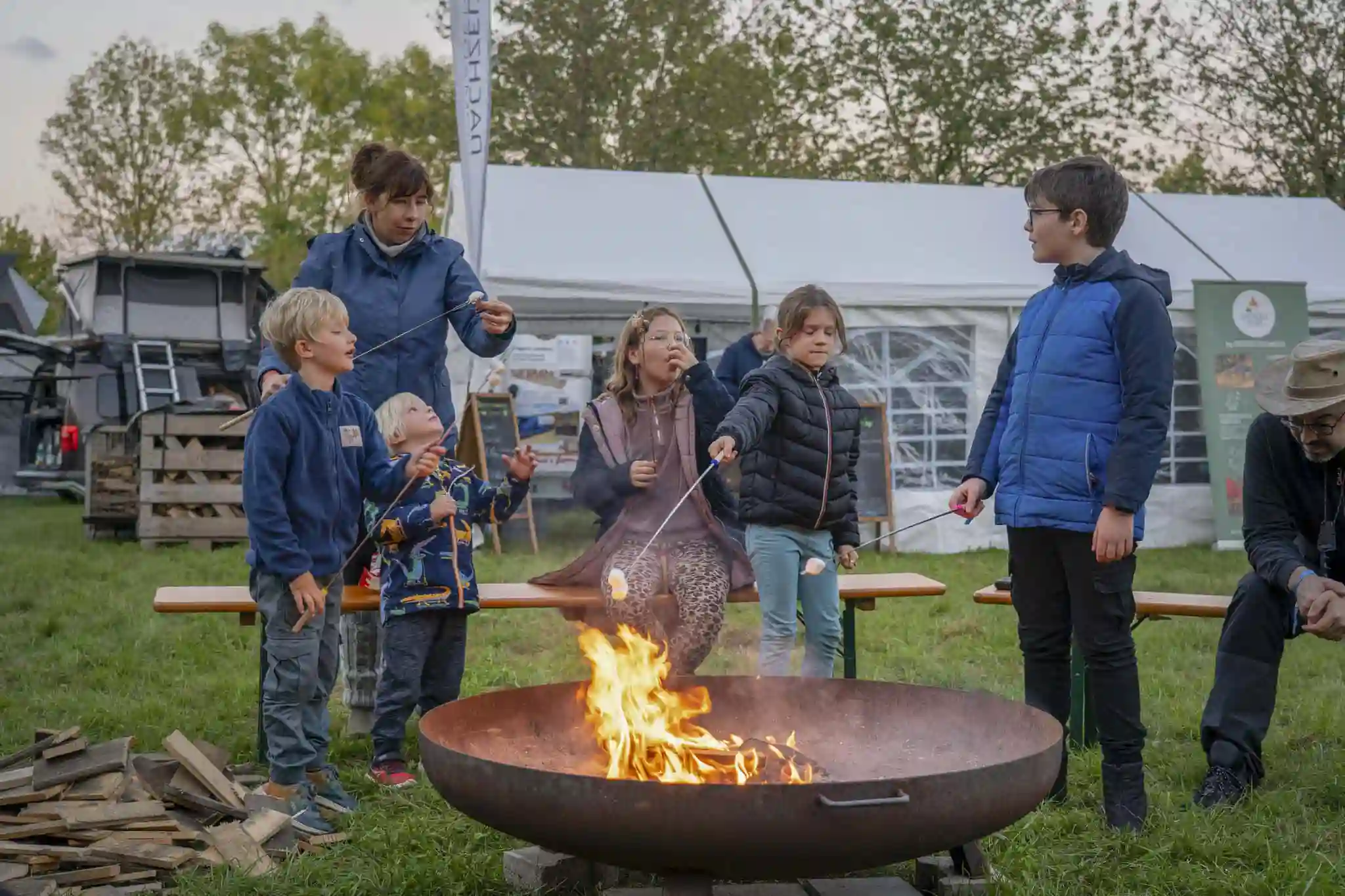 DACHZELT CAMP Bayern 25 Lagerfeuer