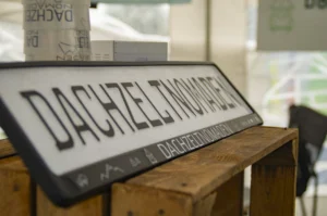Merchandise der Dachzeltnomaden beim Sommer CAMP