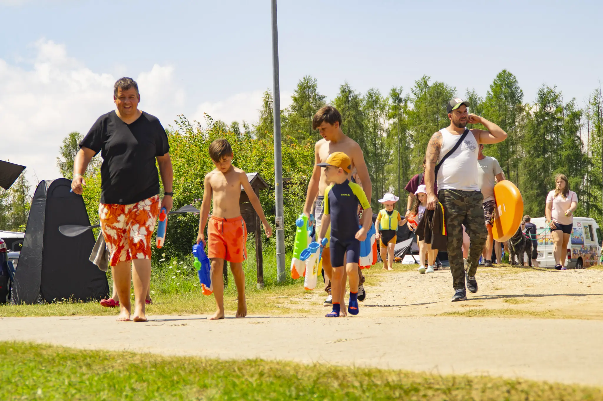 Wasserschlacht am Strand beim DACHZELT Sommer CAMP 2026