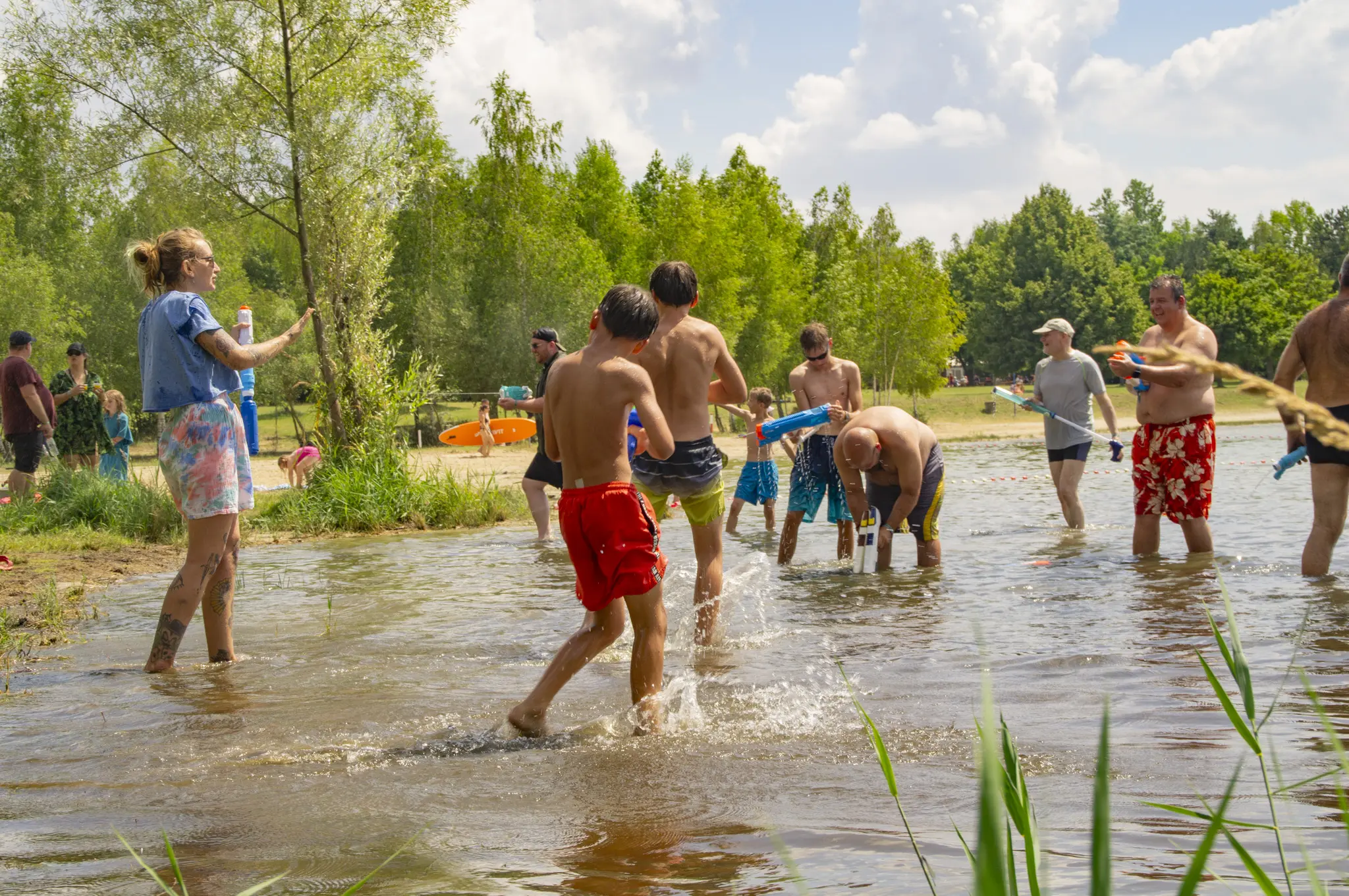 Abkühlung im Mondsee während der Wasserschlacht