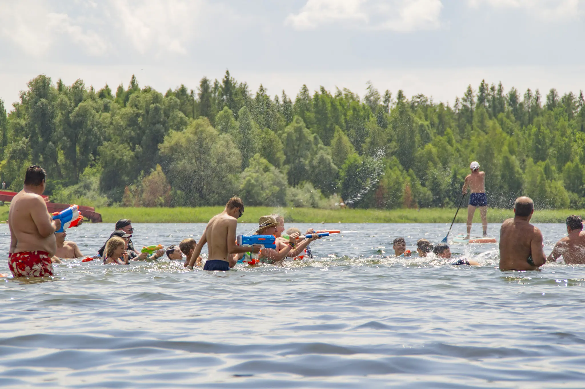 Sommerliche Erfrischung im Mondsee beim DACHZELT Sommer CAMP