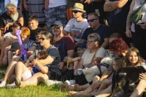 Gruppenbild der Community beim DACHZELT Sommer CAMP 2026