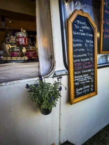 Foodtruck-Angebot beim DACHZELT Sommer CAMP 2026