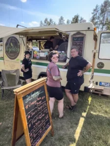 Foodtruck-Angebot beim DACHZELT Sommer CAMP 2026