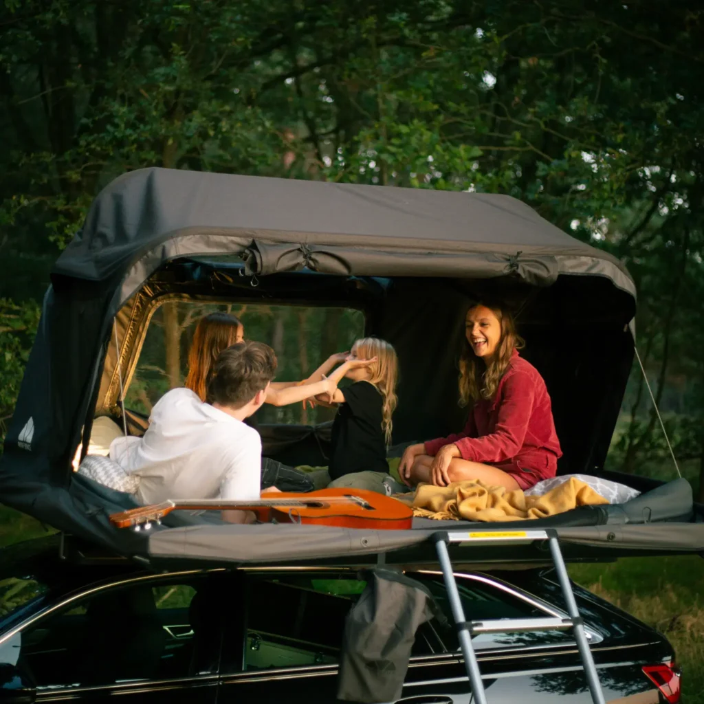 Roof_Space_4_Dachzelt_Tent_on_wheels Dachzeltnomaden Dachzelt mieten